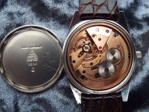 The 601 movement adjusted to two positions - serial number 29680601